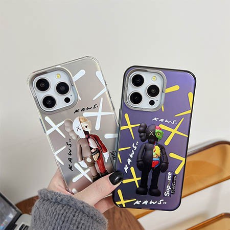 アイフォン 15 pro カウズ風 ケース 韓国